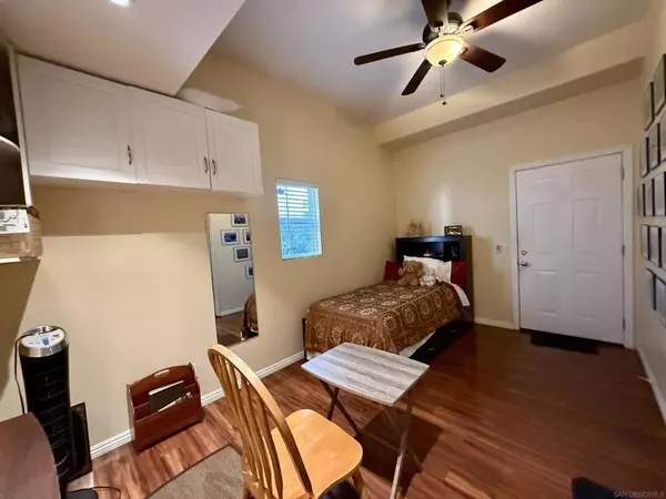 San Diego, CA 92130,5559 Ln