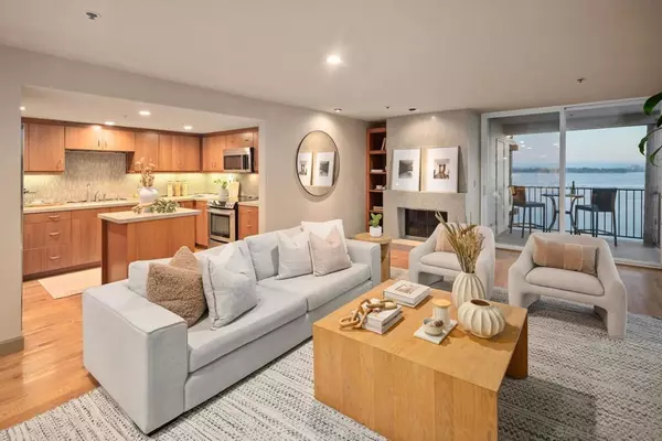 San Diego, CA 92109,1221 Parker Pl #15