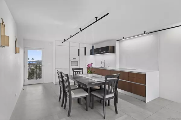 San Diego, CA 92109,4944 Cass St #604