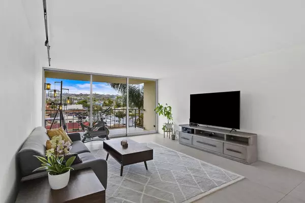 San Diego, CA 92109,4944 Cass St #604