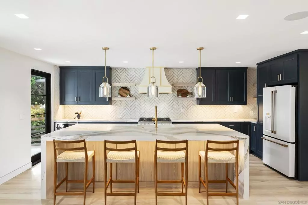 San Diego, CA 92109,952 Pacific Beach Dr