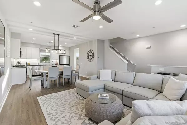 Oceanside, CA 92056,4382 Pacifica Way #4