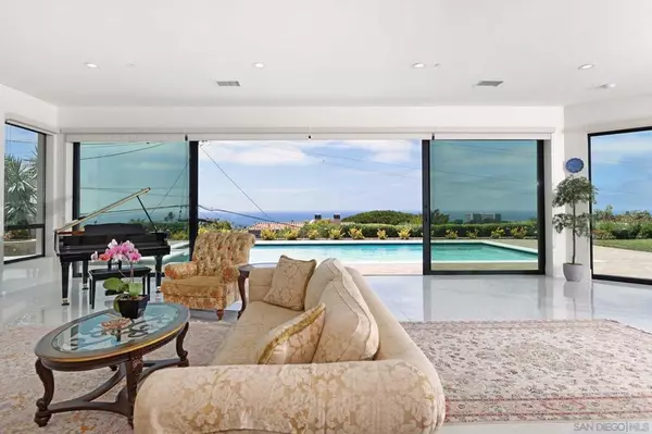 La Jolla, CA 92109,1168 Muirlands Vista Way