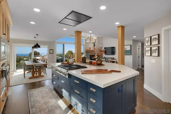 La Jolla, CA 92037,6502 Manana Place