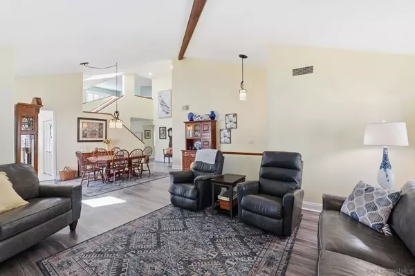 San Diego, CA 92119,7773 Eagle Ridge Dr