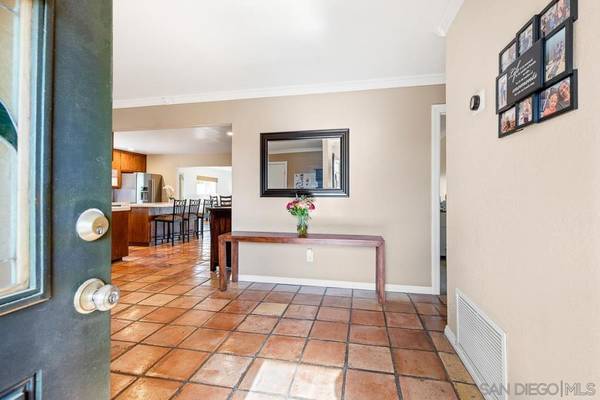 Escondido, CA 92027,1070 Paula Way