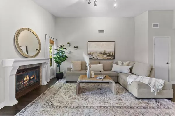 Carlsbad, CA 92009,7941 Calle Madrid