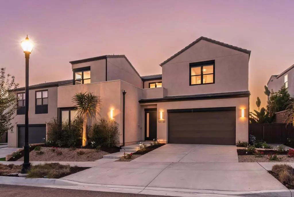 San Diego, CA 92130,13722 Canyon Loop Trl