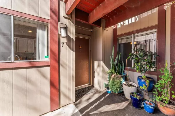 San Diego, CA 92120,5483 Adobe Falls Rd. #7