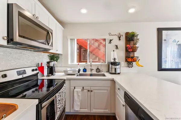 5483 Adobe Falls Rd. #7, San Diego, CA 92120