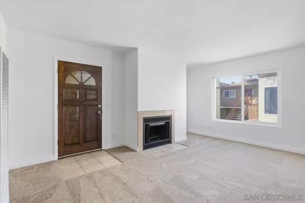 San Diego, CA 92105,3846 38th St #5