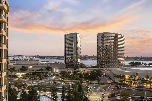 555 Front St #1302, San Diego, CA 92101