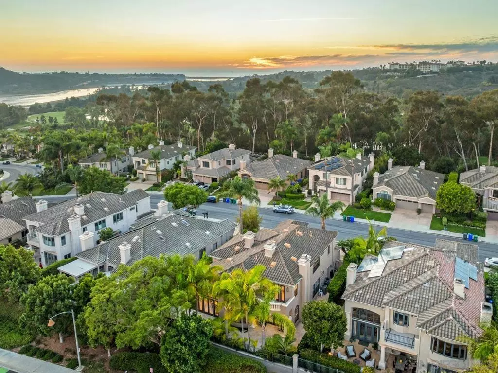 Carlsbad, CA 92011,7166 Tern Pl