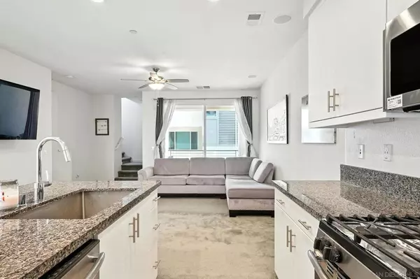 Chula Vista, CA 91915,2275 Element Way #4