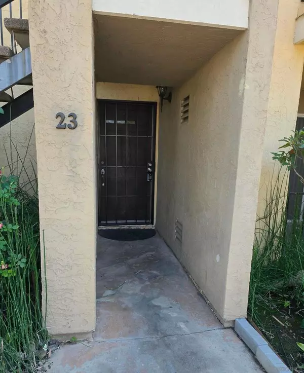 Escondido, CA 92025,525 N Beech St #23