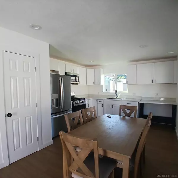 San Diego, CA 92114,5833 Greycourt