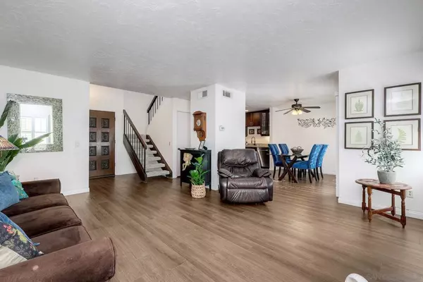 El Cajon, CA 92019,1122 Via Loma Vis