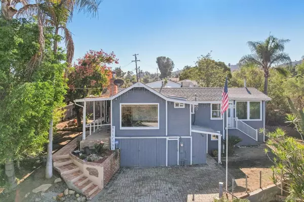 8800 Gardena Rd, Lakeside, CA 92040