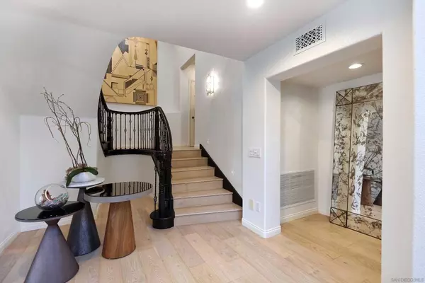 La Jolla, CA 92037,1329 Caminito Balada