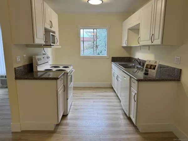 Lakeside, CA 92040,12923 Mapleview St #8