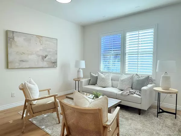 San Diego, CA 92127,17070 Calle Trevino #5