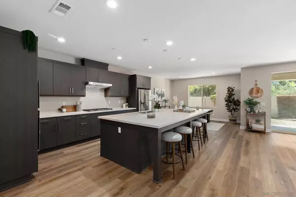 Vista, CA 92084,1525 Manzanita Hollows