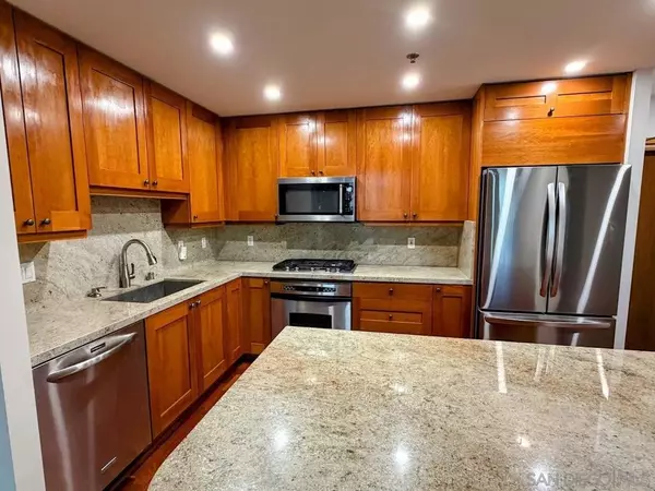 San Diego, CA 92101,700 W Harbor Dr #404