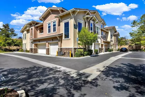 San Diego, CA 92121,6610 Canopy Ridge Ln #37