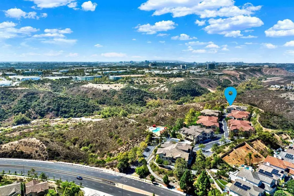 San Diego, CA 92121,6610 Canopy Ridge Ln #37
