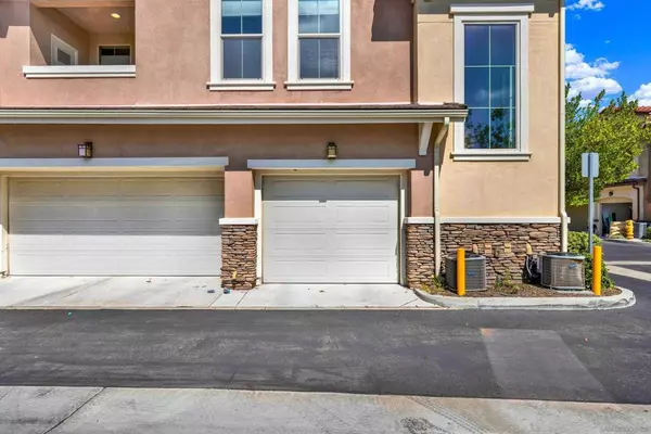 San Diego, CA 92121,6610 Canopy Ridge Ln #37