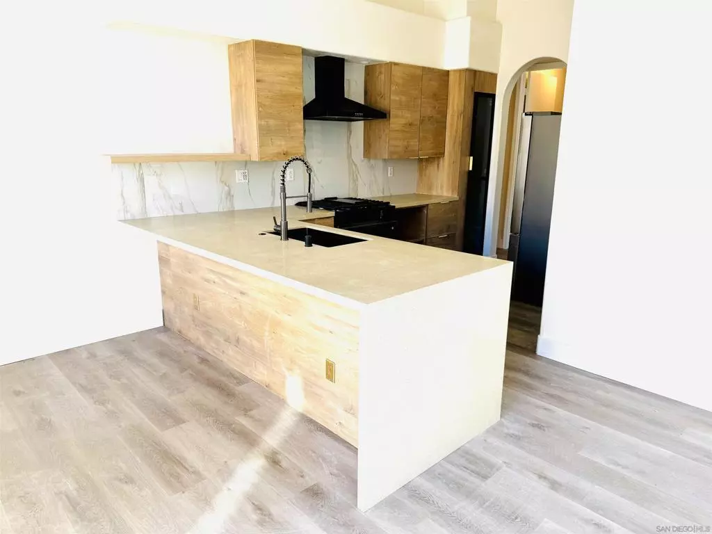 San Marcos, CA 92078,3670 LA MIRADA DR