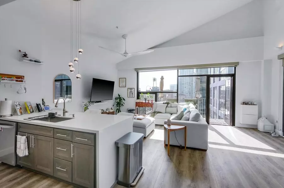 350 11th Ave #922, San Diego, CA 92101