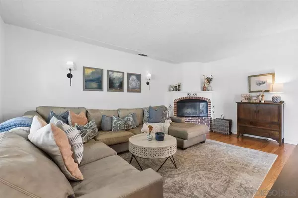 San Diego, CA 92106,903 Moana Dr