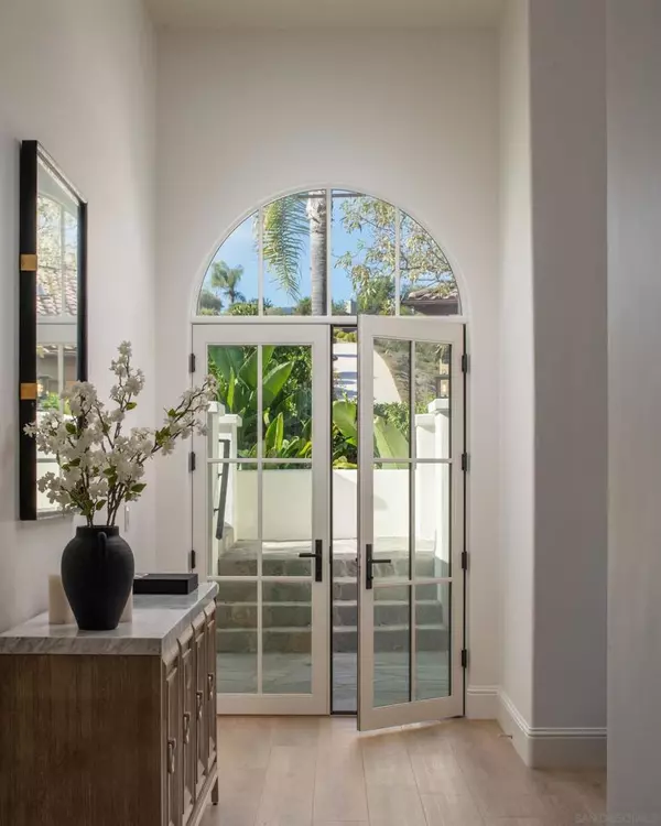 Encinitas, CA 92024,2815 Santa Fe Vista Ct