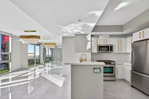 San Diego, CA 92101,321 10Th Ave #2204