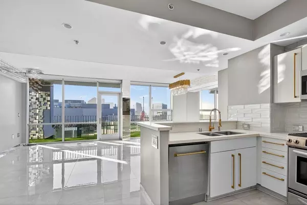 San Diego, CA 92101,321 10Th Ave #2204