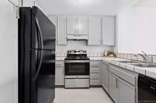 San Diego, CA 92115,5990 Dandridge Ln #198