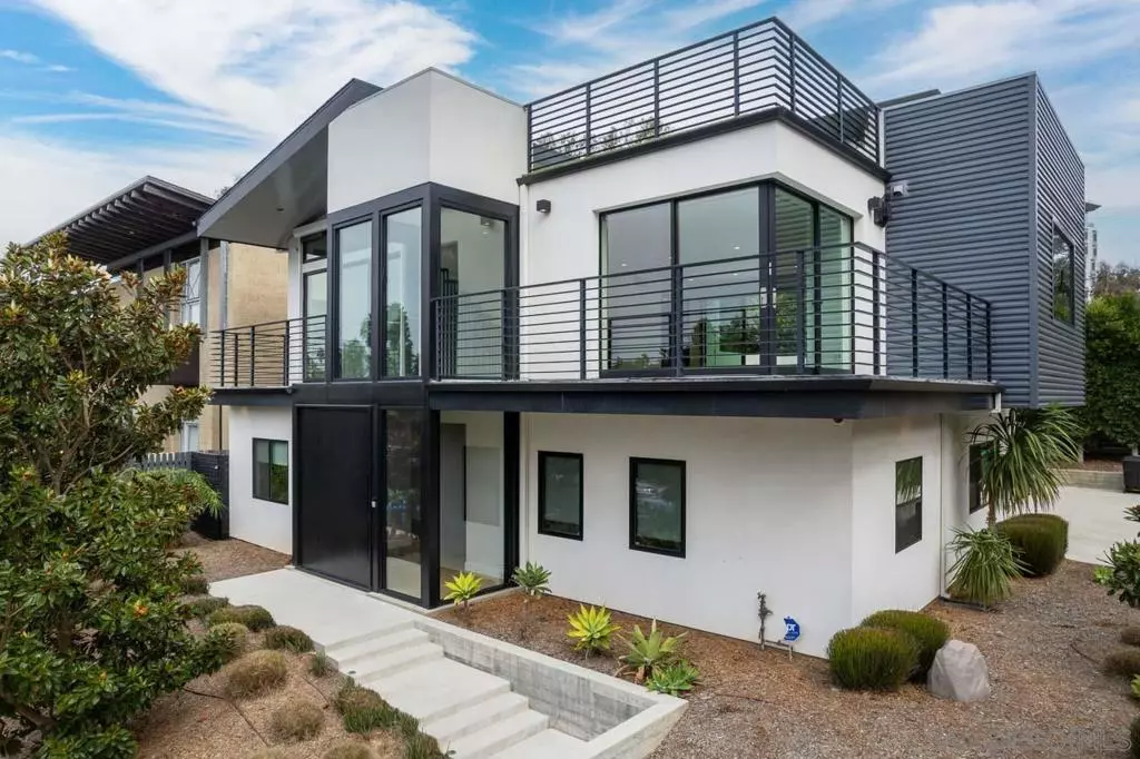 La Jolla, CA 92037,9455 Poole Street