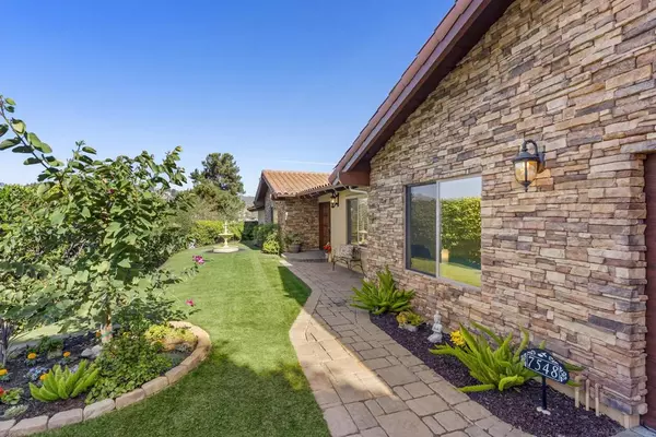 Carlsbad, CA 92009,7548 Viejo Castilla Way