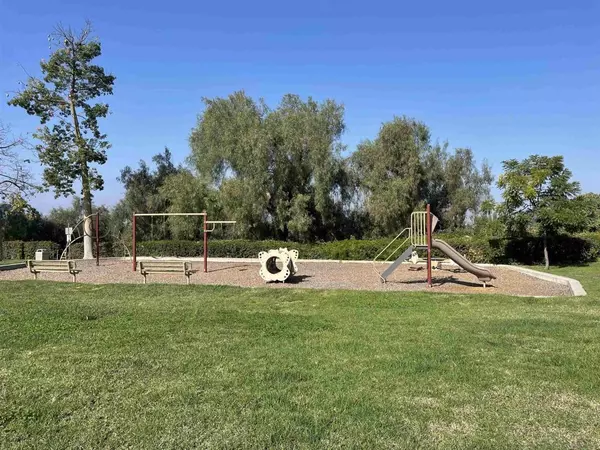 Lake Forest, CA 92630,21921 Rimhurst Dr #130-G