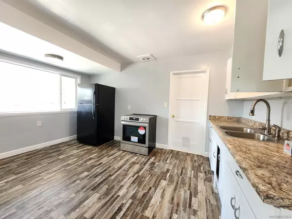 San Diego, CA 92115,4024-4026 college ave