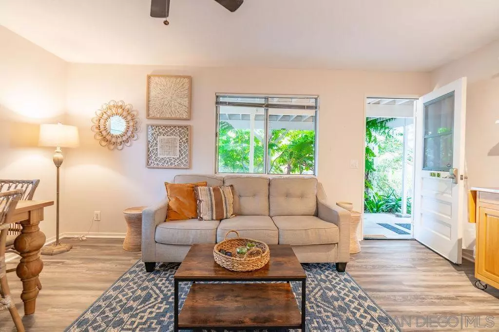 La Jolla, CA 92037,7377 Eads Ave #1