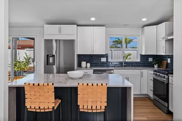 San Diego, CA 92117,5284 Winthrop St