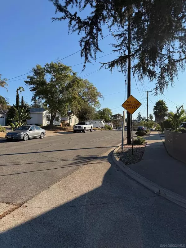 La Mesa, CA 91941,8810 Joris Way