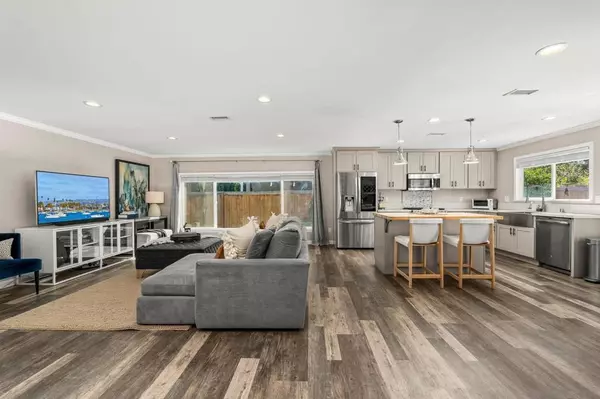 Santee, CA 92071,8347 Carlton Oaks Dr.