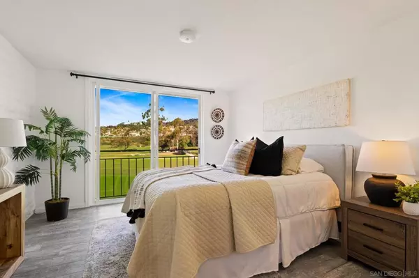 Carlsbad, CA 92009,2544 Navarra Drive 17 #17