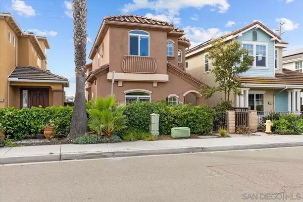 Solana Beach, CA 92075,417 N Cedros Ave