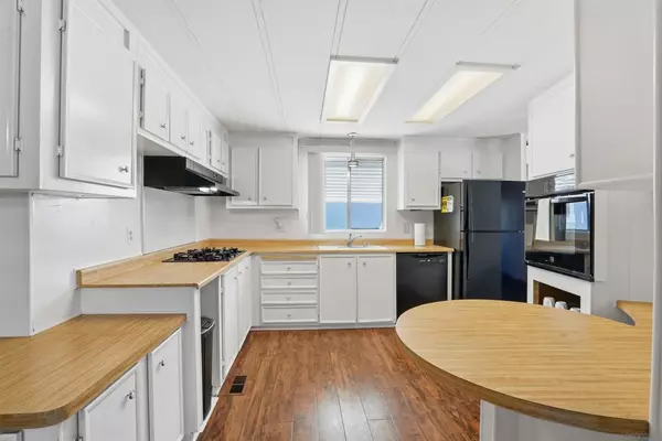 Santee, CA 92071,9255 N Magnolia Ave #339