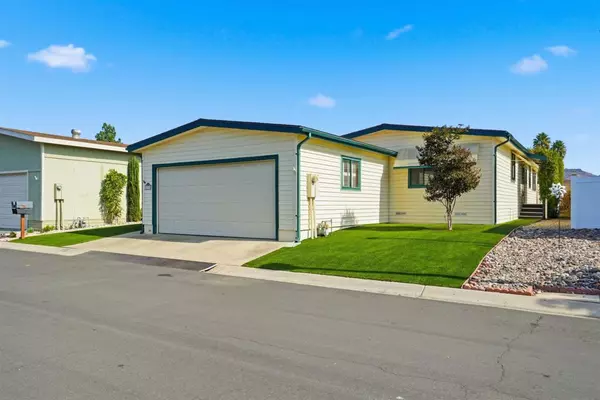 Santee, CA 92071,9255 N Magnolia Ave #339