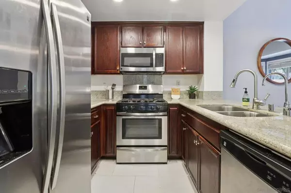 San Diego, CA 92139,1953 Manzana Way